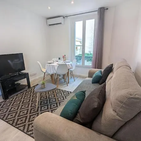 FRGK 2-3 BDR Saint Paul PARKING AC WIFI HIGH SPEED Apartment